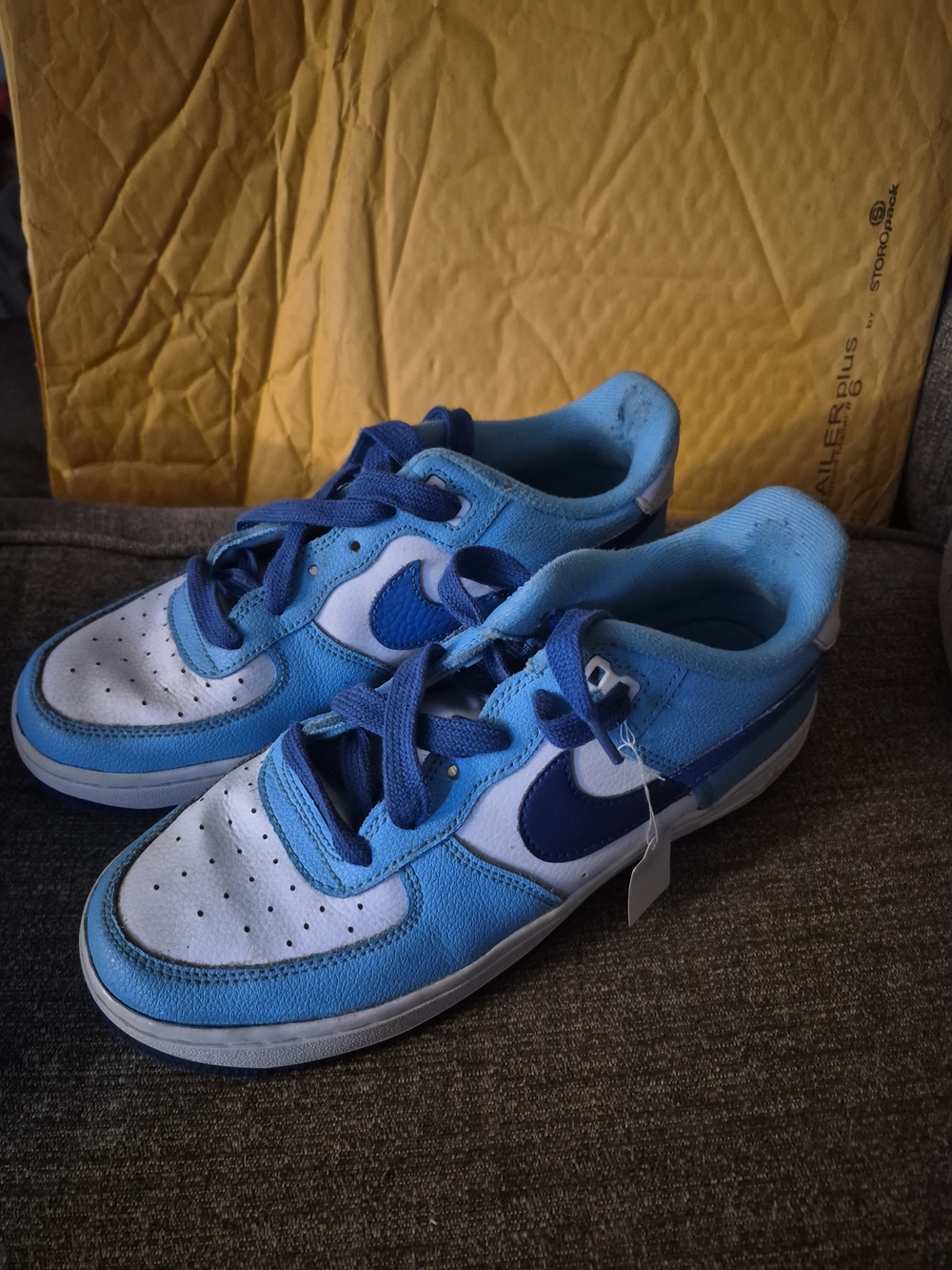 Nike Air Force 1 LV8 2 Boys' Basketball Shoes